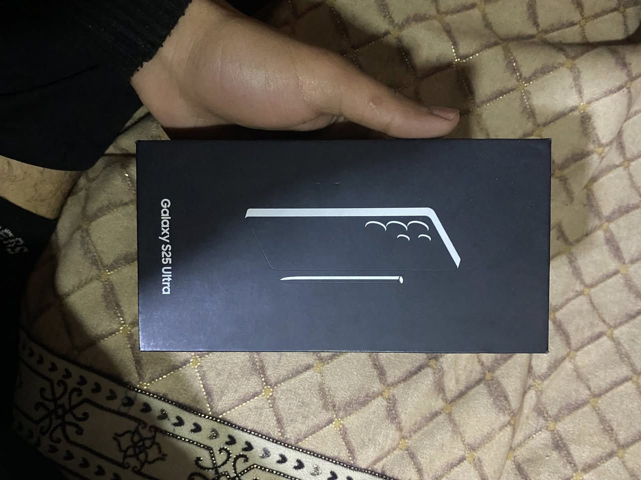 S25 الترا كوبي نفس الحقيقي للبيع سعره 80 الف بي مجال مكاني بغداد جديده ***********
