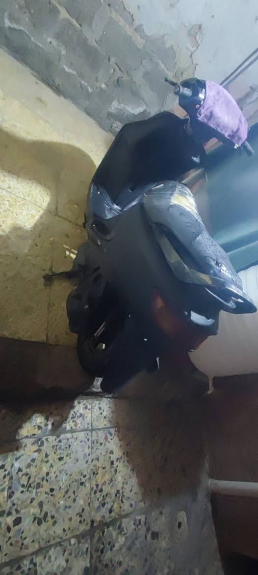 السلام عليكم ورحمه دراجه فراشه كرستال نثيه دراجه جديده شرط هندر واحد السلف فقط باتري مكينه جديده ما مفتوحه بس كفراتها اشوي تعبانه سعر 250 و بيها مجال مكان بغداد سبع اقصور رقمي ***********
