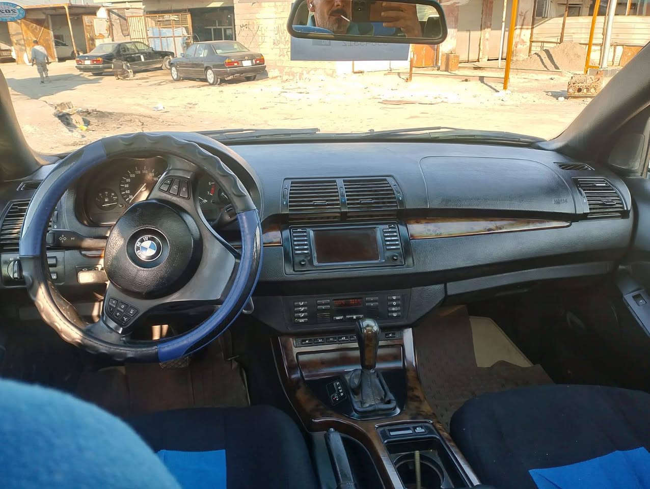 للبيع اكس فايف موديل 2002جاهزه محرك لكزز وكير لوك جدد حداديه نضيفه مصبوغه جماليه والصور موضح بيهن الداخل والخارج الي يحب يتصل ***********
