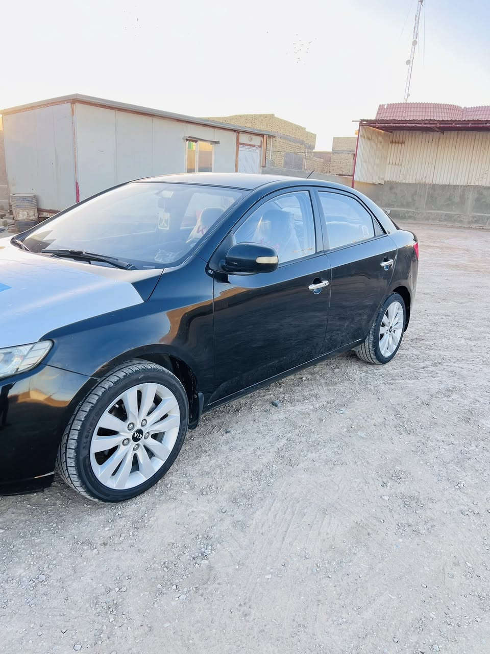 السلام عليكم سيراتو البيع موديل 12خليجي مكينه 1600خير من الله كير مكفول السياره كله وضع الشركه كشر مكفول ما عده الجاملغات الخلفيه بيهن شويه صبع تبريد ثلج السعر 84مكان السياره بابل ***********
