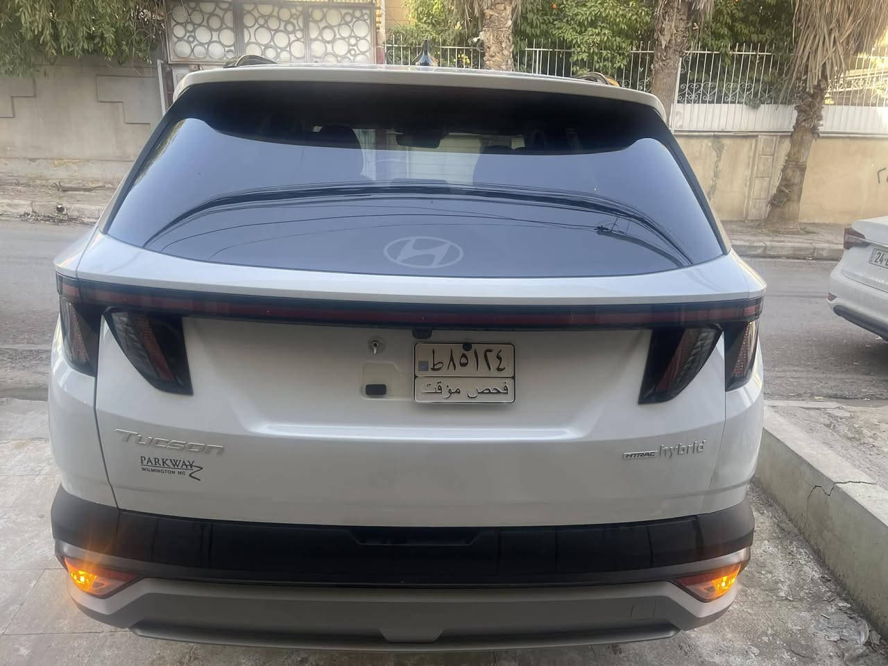 هیوندای تكسون 2025 شكل جديد وارد أمريكي هايبرد
اللون ابيض 
سعر :240 ورقة   
عداد المسافه : 4400 ميل 
حجم المحرك :1.6 توربو  (4.سلندر )
السياره بچم كبس ✅
ملاحظه : چاملغ الخلفي ربع صبغ بدون نقطه دواخل100% 

مواصفات
كيج الكــــتروني واحد شاشه 🖥️
سقف بانوراما
انــــارة دشبول
بصمة ابواب
بصمة تشغيل 
تشغيل عن بعد (𝐑𝐄𝐌𝐎𝐓𝐄 𝐒𝐓𝐀𝐑𝐓)
شاحن هاتف لاسلكي
شاشة دشبول ديجيتال 
شفتات استيرن
هاند بريك بصمة
اوتو بارك (𝐀𝐔𝐓𝐎 𝐏𝐀𝐑𝐊)
اوتو هولد (𝐀𝐔𝐓𝐎 𝐇𝐎𝐋𝐃)
اوتو ستارت (𝐀𝐔𝐓𝐎 𝐒𝐓𝐀𝐑𝐓)
اوتو ستوب (𝐀𝐔𝐓𝐎 𝐒𝐓𝐎𝐏)
رادار 360
رادار امامي (تحديد مسار)
رادار جانبي  (نقاط عمياء)
رادار خلفي (التحذير من الاصطدام)
حساسات 360
حساسات امامي
حساسات جانبي 
حساسات خلفي
نظام (𝐒𝐌𝐀𝐑𝐓)
نظام (𝐒𝐏𝐎𝐑𝐓)
نظام (𝐂𝐎𝐌𝐅𝐎𝐑)
نطام (𝐄𝐂𝐎)
نظام(𝐒𝐍𝐎𝐖)  
كشنات جلد
كشنات هيتر  امامي 
تحكمات استيرن
تبريد لمس
تبريد مركزي 
صندوق شفط كهربائي 
لايتات (𝐋𝐄𝐃) لید عدسة زينون 
بكلايتات (𝐋𝐄𝐃) لید
 ويل كروم 
تفاصيل اكثر الاتصال ***********
رقم الشاصي KM8JCDD17SU295157
