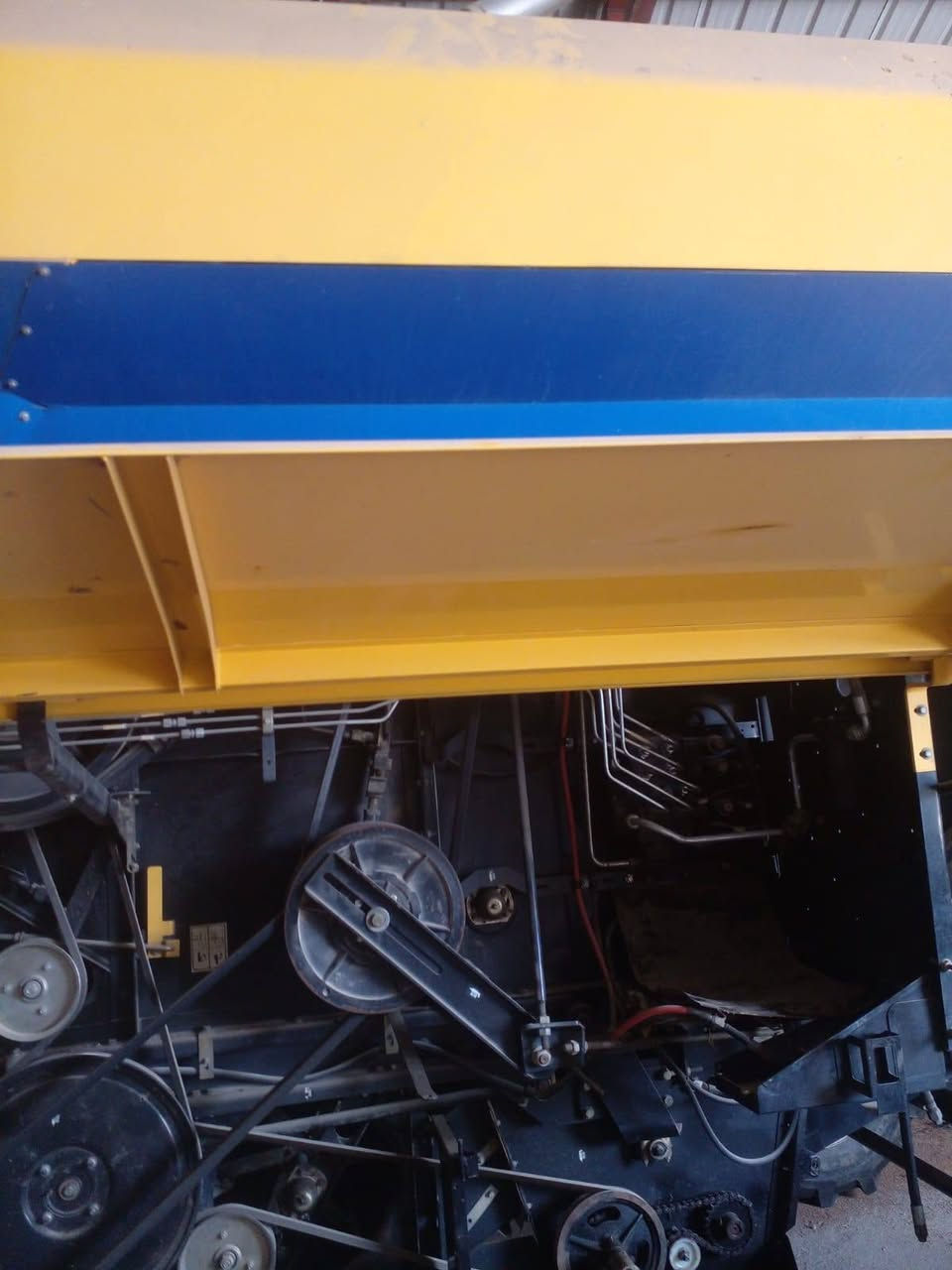 حاصده للبيع موديل ٢٠١٩ رقم سليمانيه عاده ١٨٠٠ ساعه كفاله عامه السعر ٨٥ وبيه مجال الشراي لاتصال ***********
