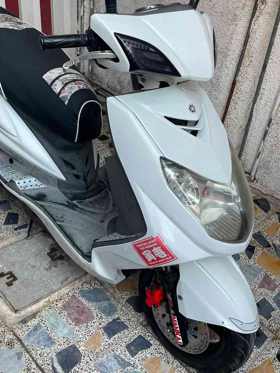سكنس فحل ياباني 🇯🇵🇯🇵قبق نفخ استان كهربائي دراجه مكينه اتشك الكاع مكفوله كفاله عامه اطيك يوم كامل اذا مفتوحه ترجعه للباب البيت ماشيه 37 الف تايرات جدد/ السعر مليون و400 وبيه محال بسيط /عنواني بغداد مدينه الصدر الشراي يتصل***********
