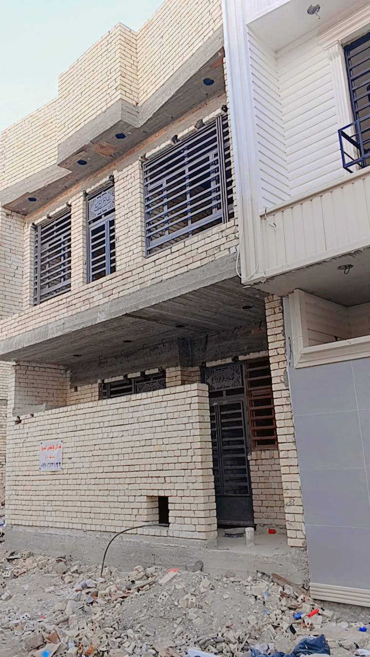 هيكل كامل 50م طابقين للبيع الشعلة الشارع الغربي نهاية الشارع الأخضر/طابو زراعي 25 /السعر 55 مليون وبيه مجال / للاتصال ***********
