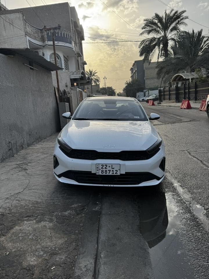 السلام عليكم k3 للبيع
موديل 2022 بيھﭑ شخوط ورصعات مثل مااموضح بلصور 
بدون بارد ولا صبغ مكينة 1500 ماشية 83 الف 
مكاني بغداد العطيفية 
السعر 128 وبيهه مجال 
للاستفسار 
***********
