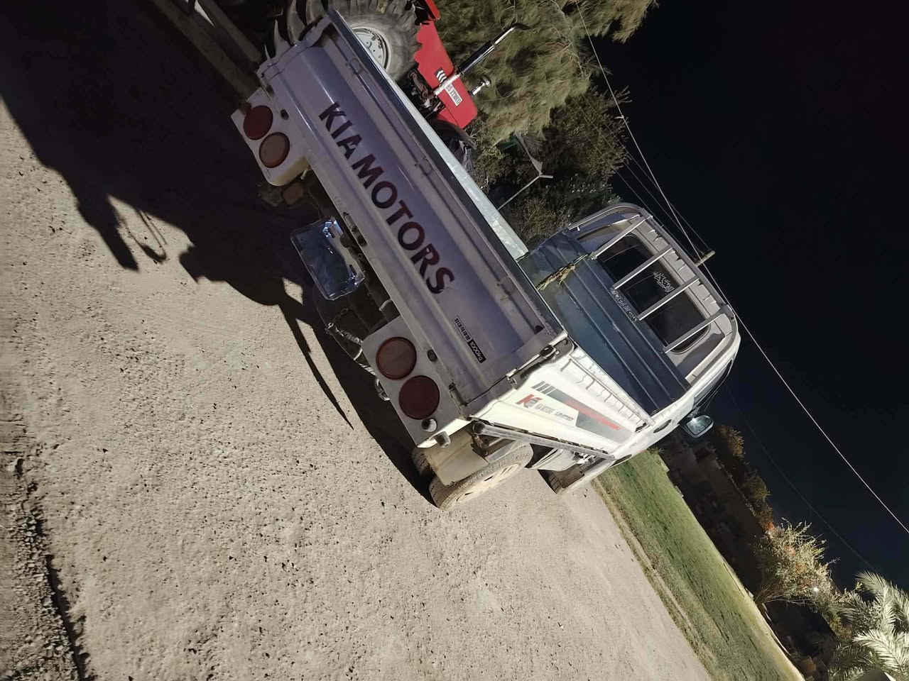 مكلف ......    السلام عليكم يوجد كيه موديل 2015 ادوات للبيع مكفوله من كلشي  صدر نص عمر محرك بي بدايه صرف  تايرات جدد    الاتصال ع رقم ***********. غزوان سماعيل السبعاوي
