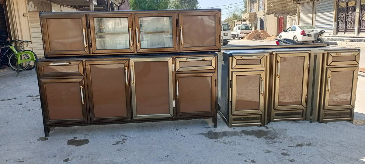 للبيع كاونتر نظيف جدا مكان بغداد شعله ***********.
