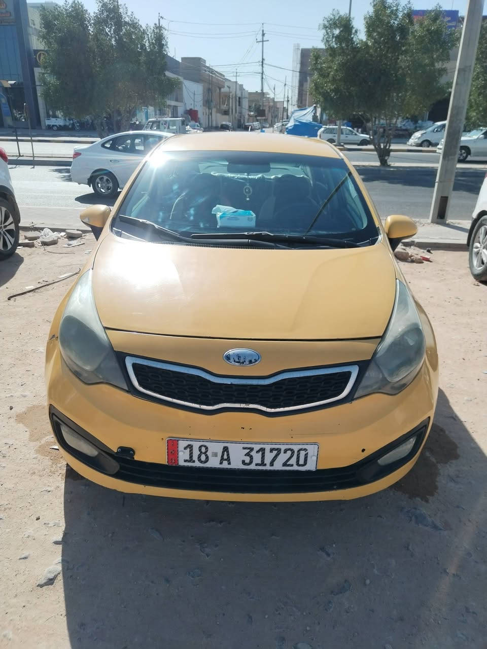 سلام عليكم..
كيه ريو موديل 14 

أمريكي بأسمي.. رقم وهزه وسنويه ستوني مجدد

السياره كلها ليبل واحد فقد جاملغ امامي مبدل...

وبيها ضربه بل جاملغ الخلفي ماعابر للداخل... ول باقي طخات بصيطه. اخوان السياره اكفلها  منل كص ول شواصي. قماره اصوليات مكينه وكير جدد لاتبخير ولا تنقيص. كهربائيات كلها شغاله السعر 75 وبيها مجال.

مكاني بل ديوانيه قضاء عفك رقمي. ***********
