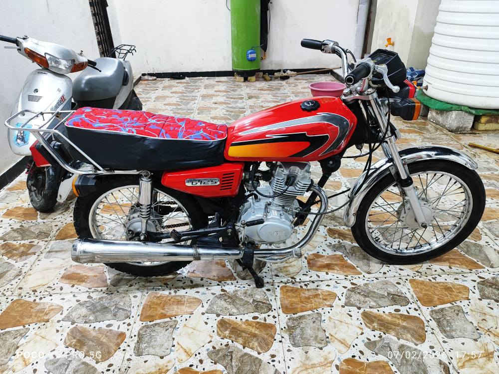 السلام عليكم
اخوان دراجة نامة اصلي محرك ما مفتوح مديل20

مكان عمارة ميمونة 

السعر 600وبيهة مجال للشراي 

للتواصل ***********
