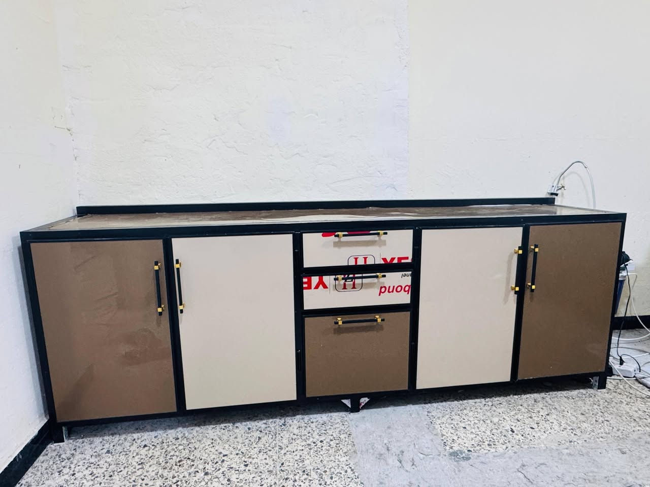 كاونتر ٣ قطع +طباخ
((جدد)) للبيع


**إذا كنت صاحب هذا الإعلان وتريد حذفه لأي سبب، رجاءا أرسل رسالة إلى الدعم الفني**