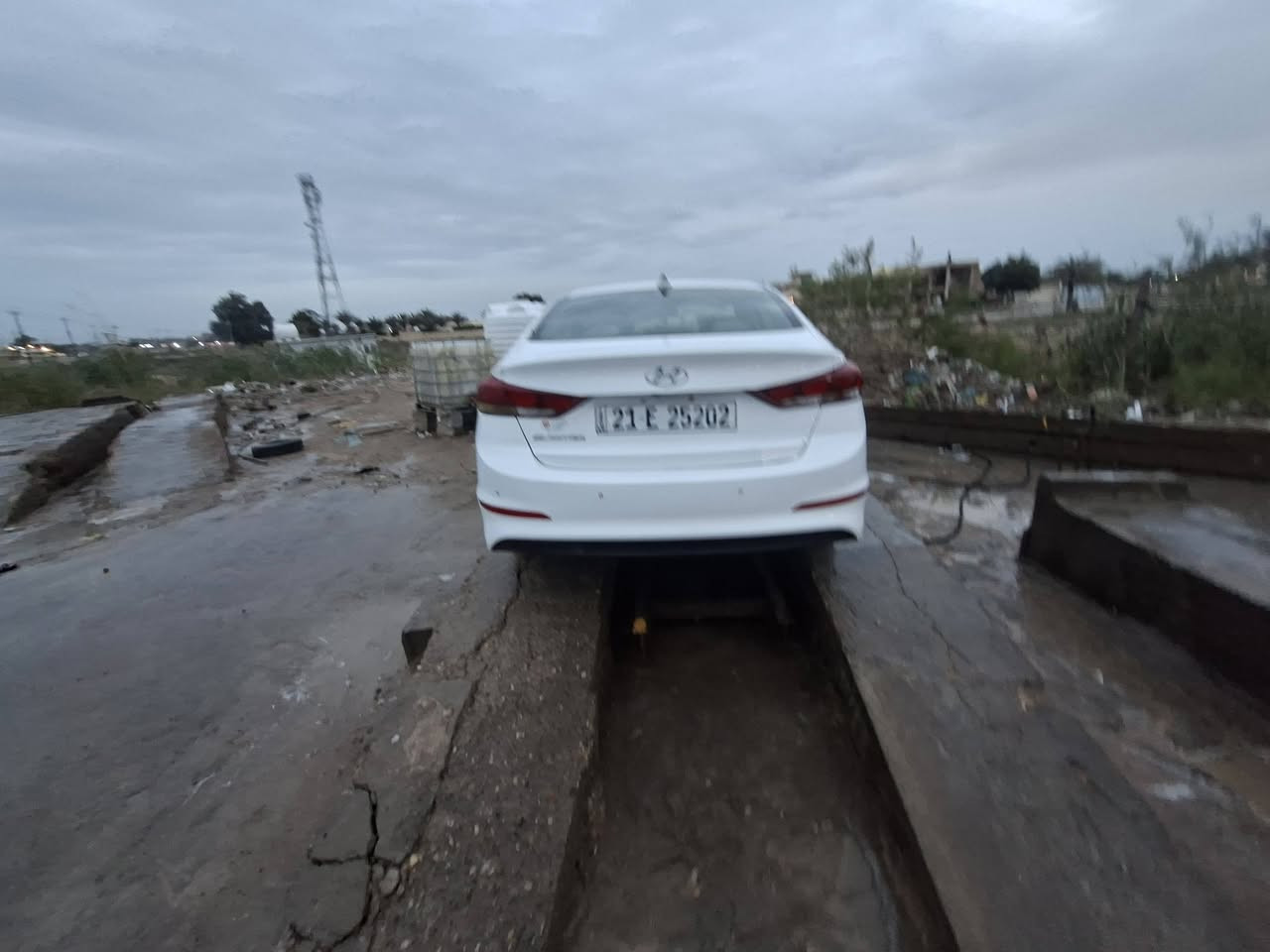 السلام عليكم  النترا 2017 وارد أمريكي  حجم المحرك 2000  حساس امامي خلفي كامره خلفيه تحديد مسار مانع انزلاق نص رقم سليمانيه تريد تحويل نفس ليوم او وكاله  مواصفات السعر 115وبيه مجال ***********
