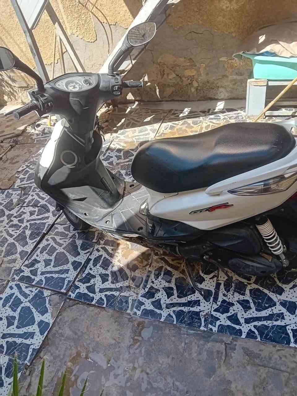 دراجة ماكس ثعلب GTR دراجة نازلة من رمبة قبل  شهر  تقريبا جيب فيتر وتعال نكر بكل وقت كهرباءيات اشاير قفل جوزه قفل جنطه  دبلات  الدراجة خير من الله محرك بلادي ناعمة كلش مكان بغداد /جكوك/الكاظمية 
السعر 750 🔐. *********** متوفر واتساب واتصال
