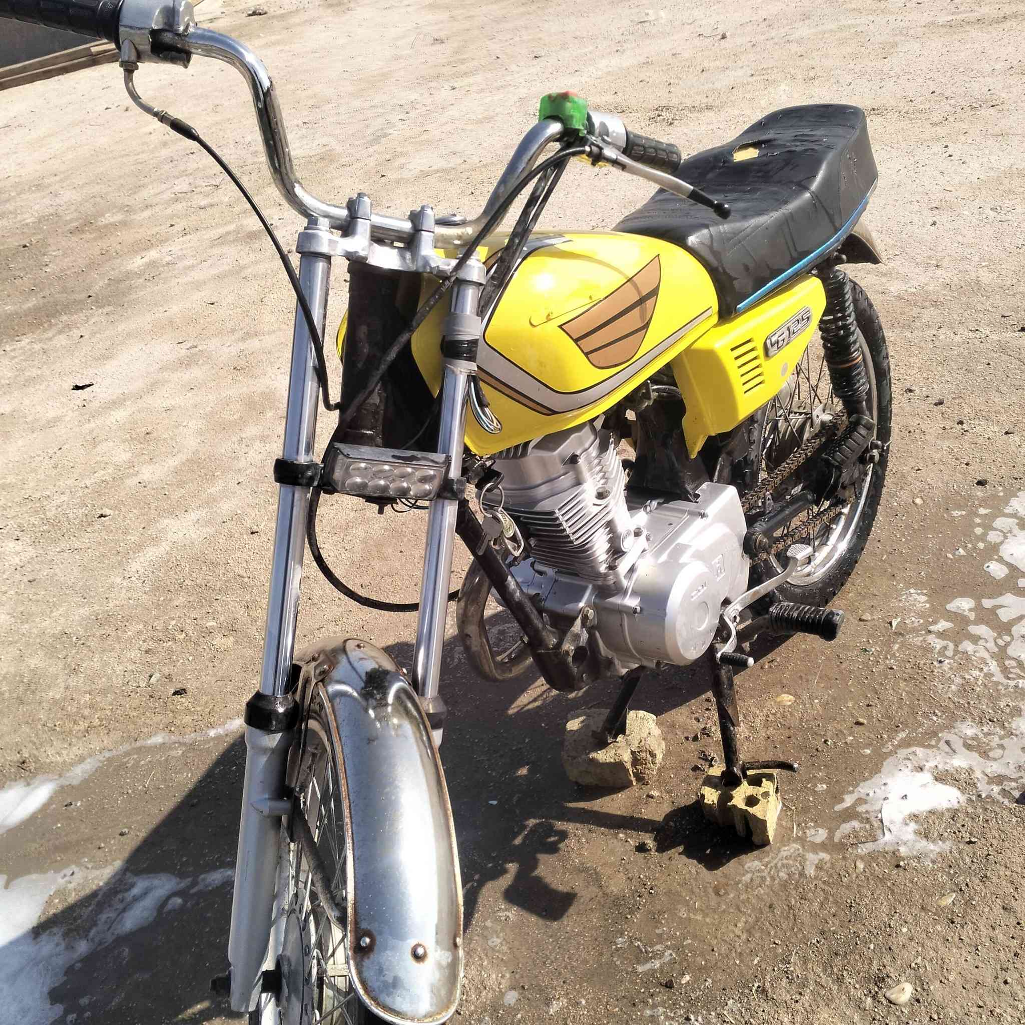 دراجه لبيع ادوات بل خور جديده تاخه ماذب عليه الف ما ناقصه اي شي ويلات جدد تانكي جديد دبلات جدد لايت جوزع مكينه ما مفتوحه من هندر واحد ***********
