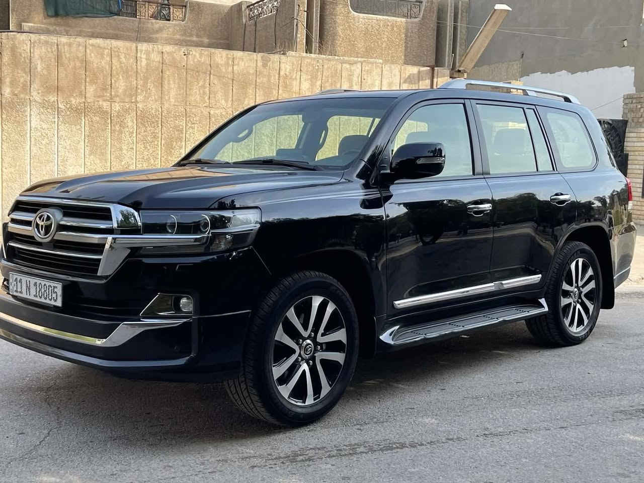 لاندكروز 2019 CXRساز باب اول
8 سلندر المرغوب 4600
مكفوله من كلشي لا بررد لا صبغ 
3شاشات 
فول كيجات لكزز اشاره لكزز 
ماشيه 68 الف حيل جديده سياره 
بغداد بأسمي تحويل ثاني يوم 
*********** 
مكانهه بغداد
سـ : 528 وبيهه مجال قليل
