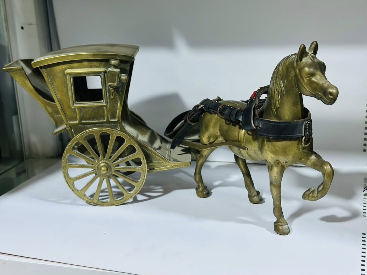 غراض للبيع السعر رجان على واتساب *********** تحياتي للجميع
