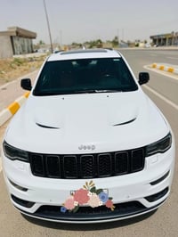 للبيع جيب اس   رقم بغداد   المحرك : V6.  3.6L   السياره ماشيه 55 الف ك...