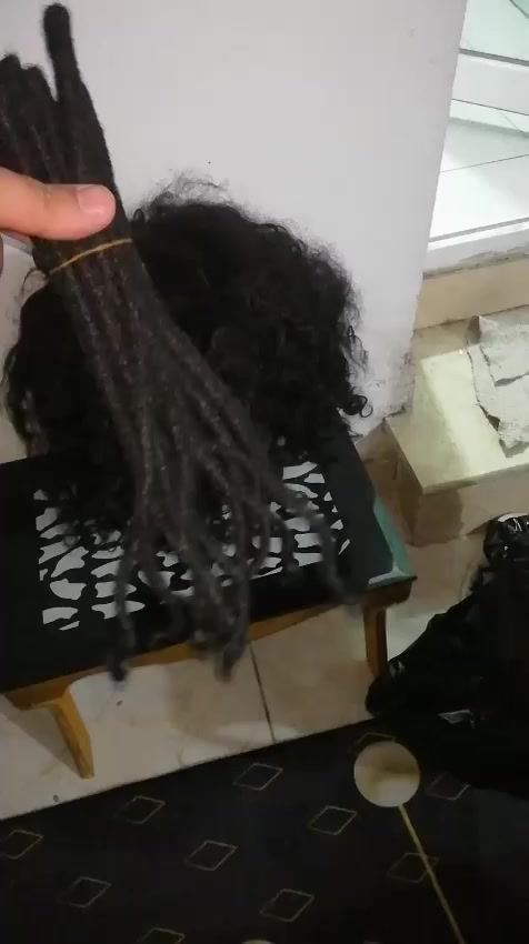 سلام وعليكم عندي باروكات كميه مااعرف لهن واريد ابيعهن ***********
