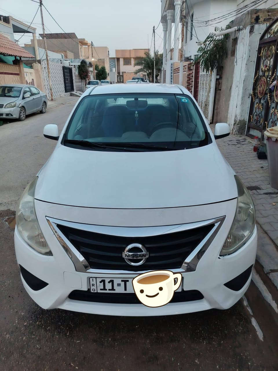 🚗 للبيع: نيسان صني 2019 (بليتة زرقاء - هندي)
الموديل: 2019.
الحالة العامة: السيارة مكفولة وبحالة ممتازة جداً.
الأضرار: مبدل جاملغ أمامي فقط (باقي السيارة كفالة).
المستندات: السنوية جديدة والسيارة باسمي (تحويل مباشر).
الرقم: لوحات ألماني (رقم إنجليزي).
المميزات:
تبريد "فول" ممتاز
السعر ١١٠وبيها مجال بسيط. 
الاتصال على الرقم ***********
