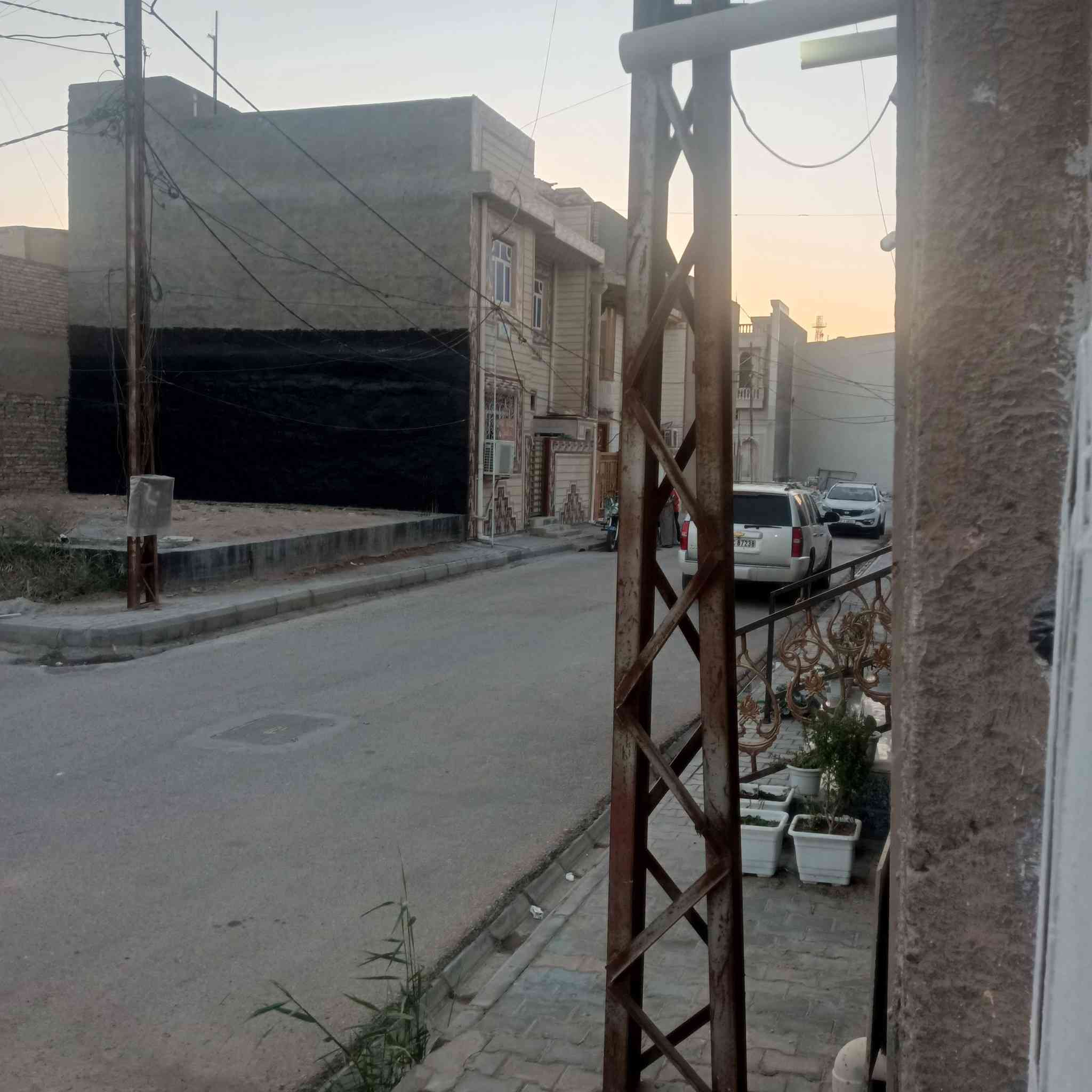 دار لبيع منطقه سياسين 200متر. يم مدسه احرار العراق سعر وباقي تفاصيل. تصل علارقم ‏‪***********‬‏
