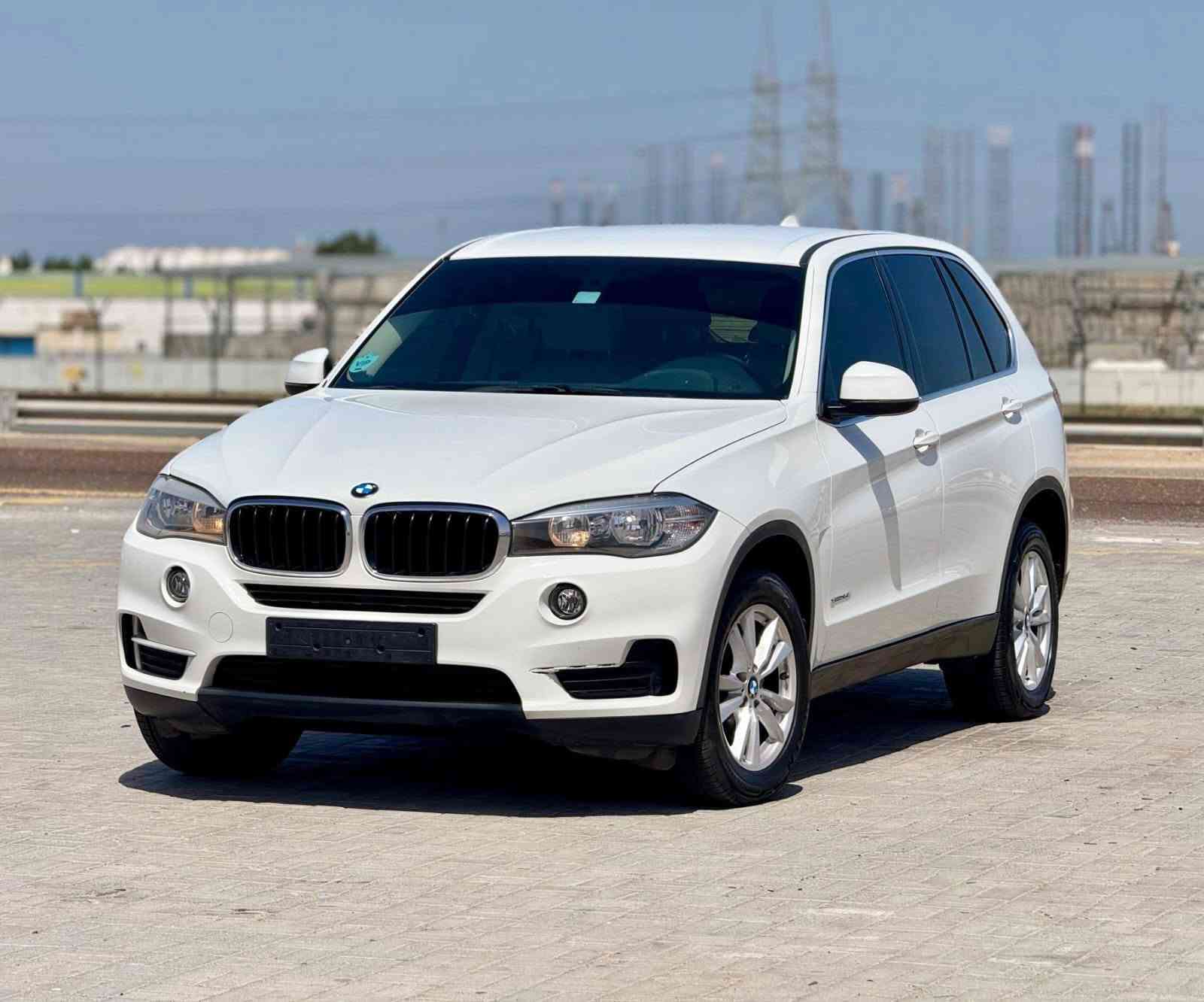 بي ام دبليو X5 XDrive35i 
موديل 2016
خليجي
6 سلندر توين تيربو 
تشغيل بصمة + مقاعد كهربا 
مقاعد جلد + مثبت سرعه 
كاميرا خلفية + نظام SPORT 
ممشى 138،000 كم 
بحالة ممتازة جدا 
بدون اي اعطال 
مسرفس جاهز للتسجيل 
لا يحتاج  أي مصاريف 
مطلوب 39,000 درهم 
قابل لتفاوض
رقم التواصل 0501578754 الشارقة, الإمارات العربية المتحدة


**إذا كنت صاحب هذا الإعلان وتريد حذفه لأي سبب، رجاءا أرسل رسالة إلى الدعم الفني**