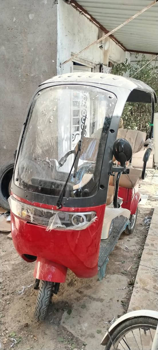 سلام عليكم
متاح تكتك معوقين شحن نظيفه وشغاله
قبل سبوعين مبدليلهه بطاريات جدد وشاحنتهه اصليه
*********** واتساب
