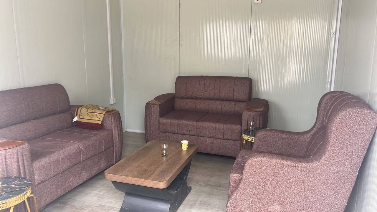 بيع كرفانات عدد 3
15*4 
10*4
3*6
سعرهن 13مليون قفل كرفانات جديده
فديو موجود نضافتهن100% وشغلهن نظيف وحلو 
***********
مكان بغداد سيديه
