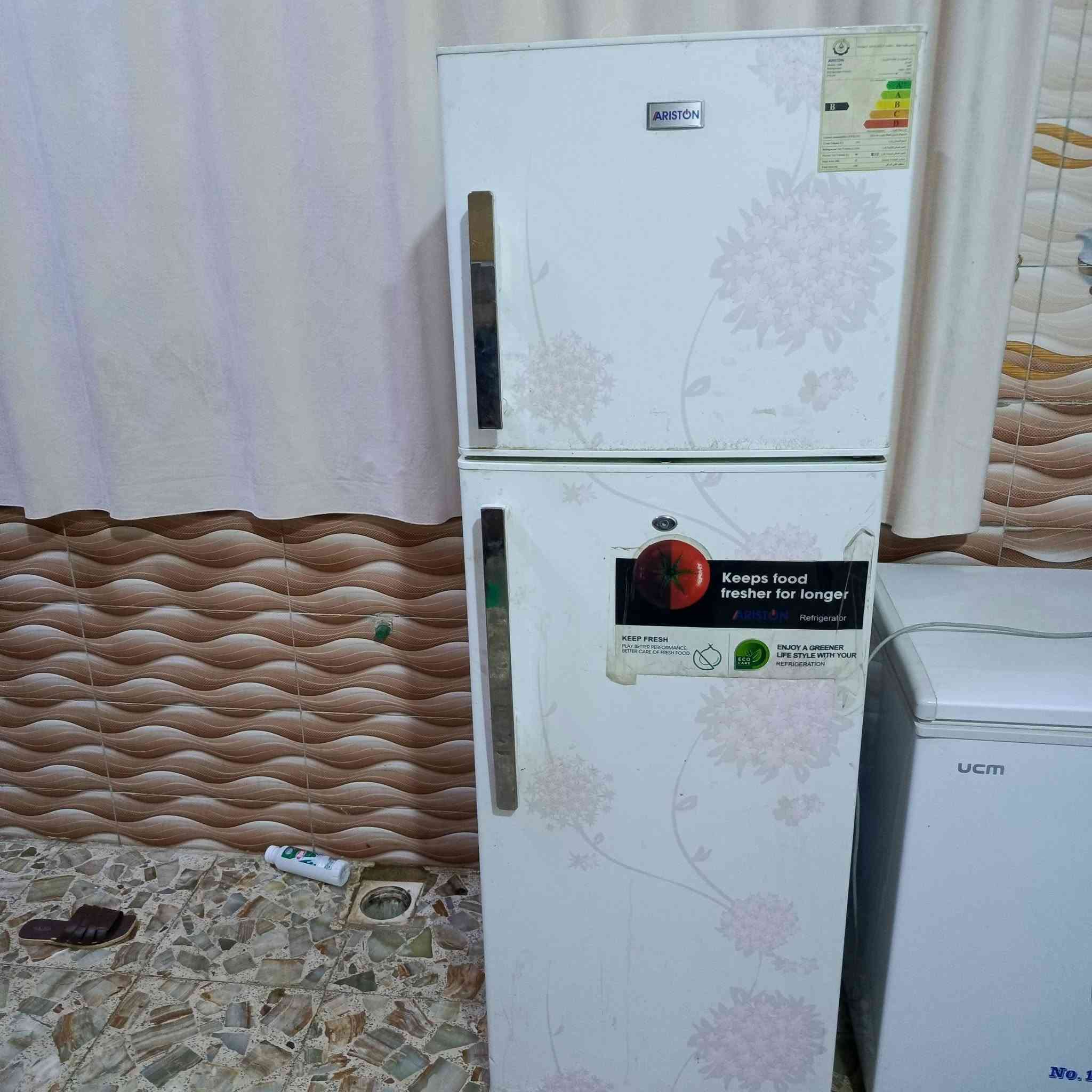ثلاجة  مستعملة للبييع
شرط التجميد والتبريد 

التواصل على الرقم او واتساب *********** مكاني بغداد
