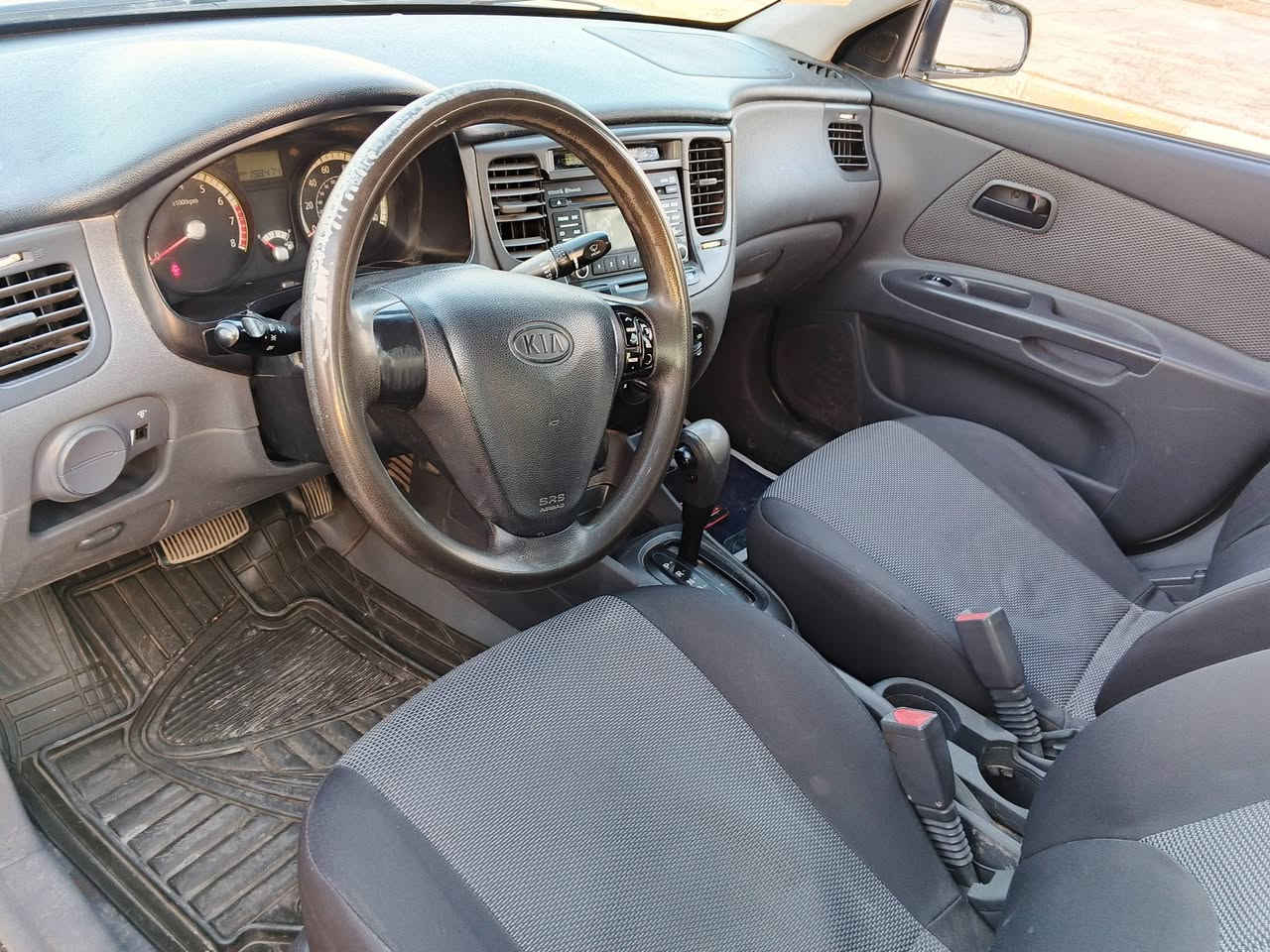 ريو موديل 2009 بيه صبغ جاملغ الامامي فقط محرك 1600 كير محرك تبريد كله جديد السعر 78 وبيه مجال بسيط المكان هيت كبيسه رقمي ***********
