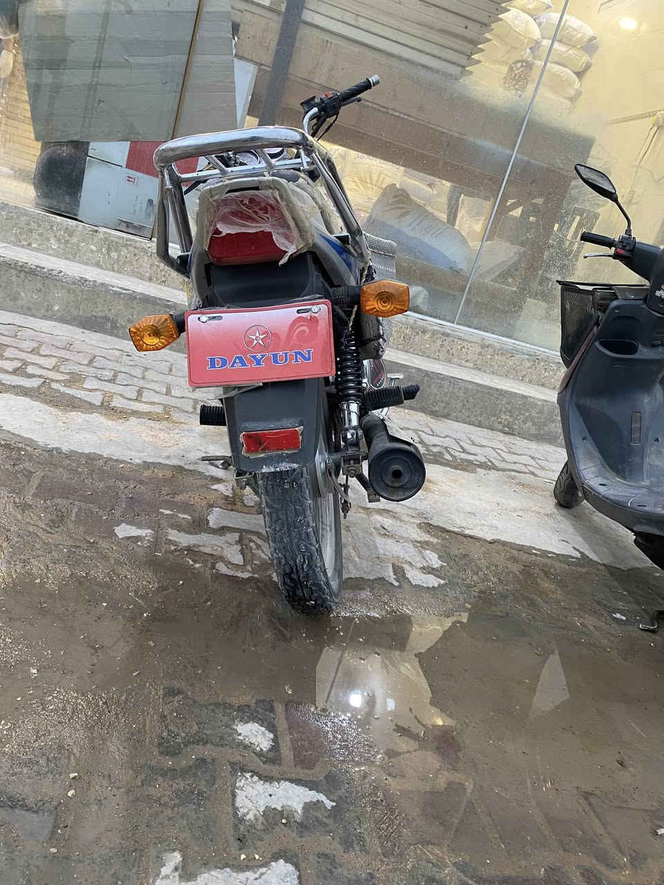 اللهم صلي على محمد وآل محمد دراجه دايون عضم مديل 2020/3/2 دراجه كامله ماناقصه شي ومكفوله من كلشي مكينه مامفتوحه شلع صبانه ممخلي عليه الدراجه اوراق كامله سعره مليون وربع قفل مكاني كربلاء وهاذ رقمي ***********
