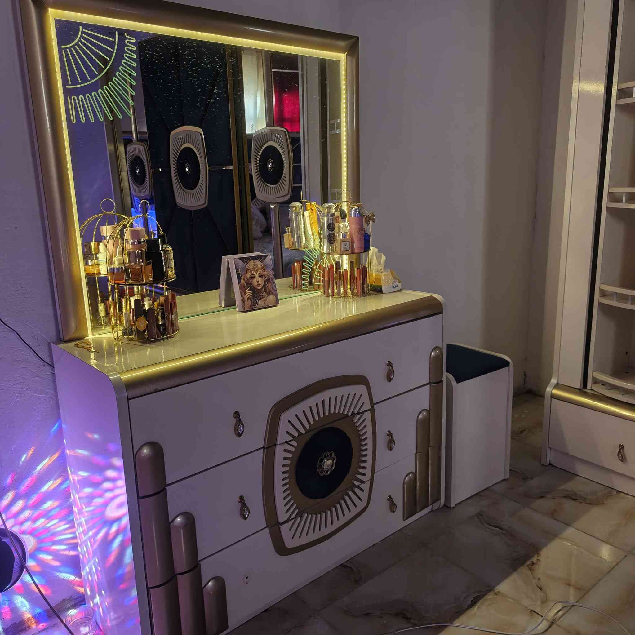 غرفه تركي للبيع 9قطع ***********
