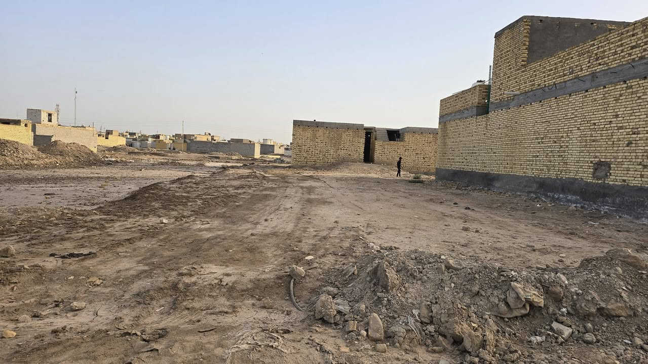 سلام عليكم
يوجد لدينا قطع اراضي زراعي خلف مدرسة صفي الدين مساحة كل قطعه 200 متر 
للأستفسار. ***********
