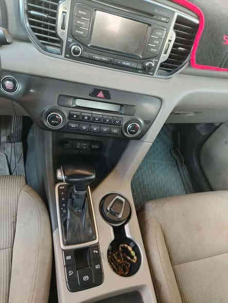 كيا سبورتج 2017 فول مواصفات 1/1
فتحة بانوراما
بصمة دخول ذكي اناره ترحيب عند الاقتراب
حساسات خلفي
حساسات امامي
صندوق كهرباء
مري شفط كهرباء
فول تحكم ستيرن
شاشه لمس
نظام سماعات JBL
اشاير بالمري
مداخل usb-aux
مقاعد كهرباء
زنون عالي ناصي جديد
تخم تايرات جديد 
ماشيه 99
السياره نظيفة جداً واستعمال شخصي 
بيها فقط بارد بارد موضح بسونار امامي 
بدون صبغ
السعر خاص 
التصال ***********
