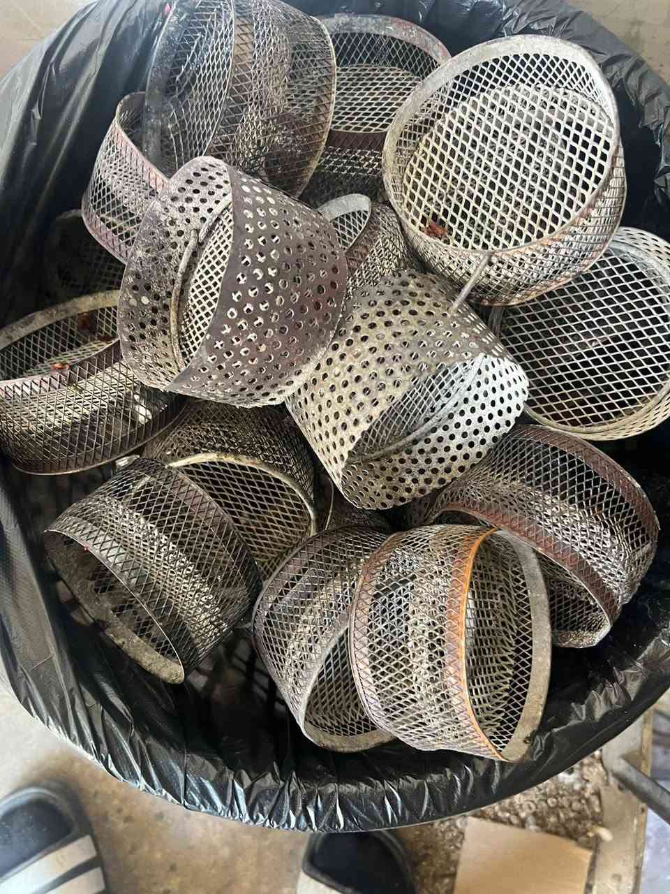 نراكيل خشب طابعات وكاملات شيشه وقمجي وصينيه 60 نركيله  40 نركيله علج ونعناع
7 نراكيل تفاحتين 
5 نراكيل انكليزي
8 بعدهن ممشتغلات 
كلهن شلع ب600 الف 
***********
نراكيل صاج وصفصاف اصليات
