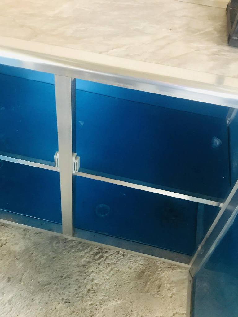 كاونتر وملحق ب 200 وبي مجال 
سنك مرمر ب 150 وبي مجال 
حمايه جديده استعمال قليل 450 وبيها مجال دهل اوران, واسط


**إذا كنت صاحب هذا الإعلان وتريد حذفه لأي سبب، رجاءا أرسل رسالة إلى الدعم الفني**