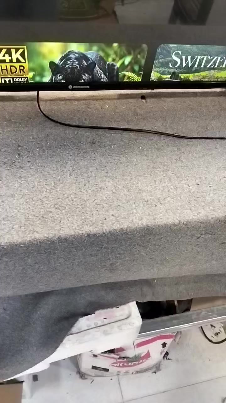 شاشه حجم 50سمارت وانترنيت ضد الكسر سريع اندرويد 14 درجه اولى اربيل بحركه***********
