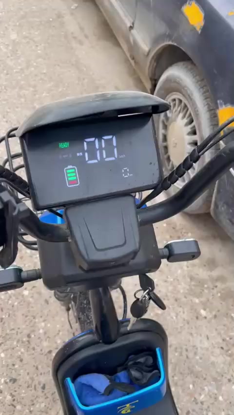 دراجة شحن للبيع لامصلحة ولا مدل بيهه شي دراجة نضيفة اربع نمر تشتقل سويج وكارت وبصمة كلهه شقالا العنوان بصرة حمدان كوت ثويني لستفسار لتصال على لرقم ***********
