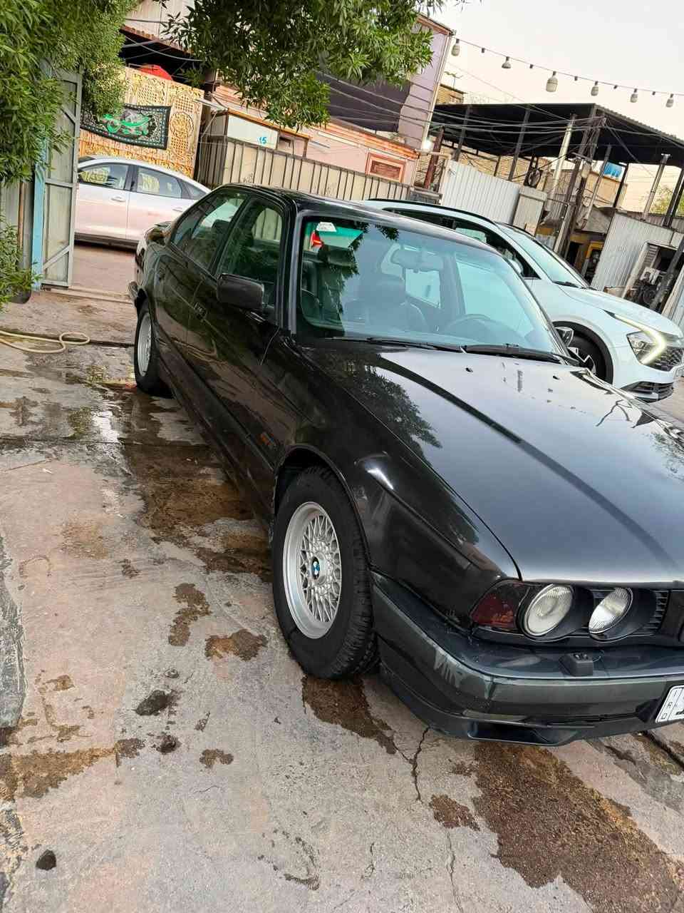 سلام عليكم للبيع BMW 535 مفتوح موديل 1991 كير اوتو اربع جام كهرباء كير مكينه بشرط تخم تاير جديد صدر امامي خلفي جديد داخل جلد كهرباء تبريد سياره وراد يابان ويا سويج سياره مناقصه ايشي جاهزه الاخير رقم نكليزي رقم شبه مميز بسمي سعر ٤٥ مكان بغداد الكاظمية ***********
