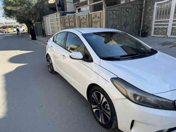 فورتي 2017 امريكي محرك 2000 شمالية بسمي 
مكينة وكير كفالة بدون ايرباك بدون دواخل 
منظومة زينون تخم تاير جديد مابيها اي نقص السيارة 
سعرها 113 وبيها مجال عنواني بغداد البنوك او الكرادة
***********
