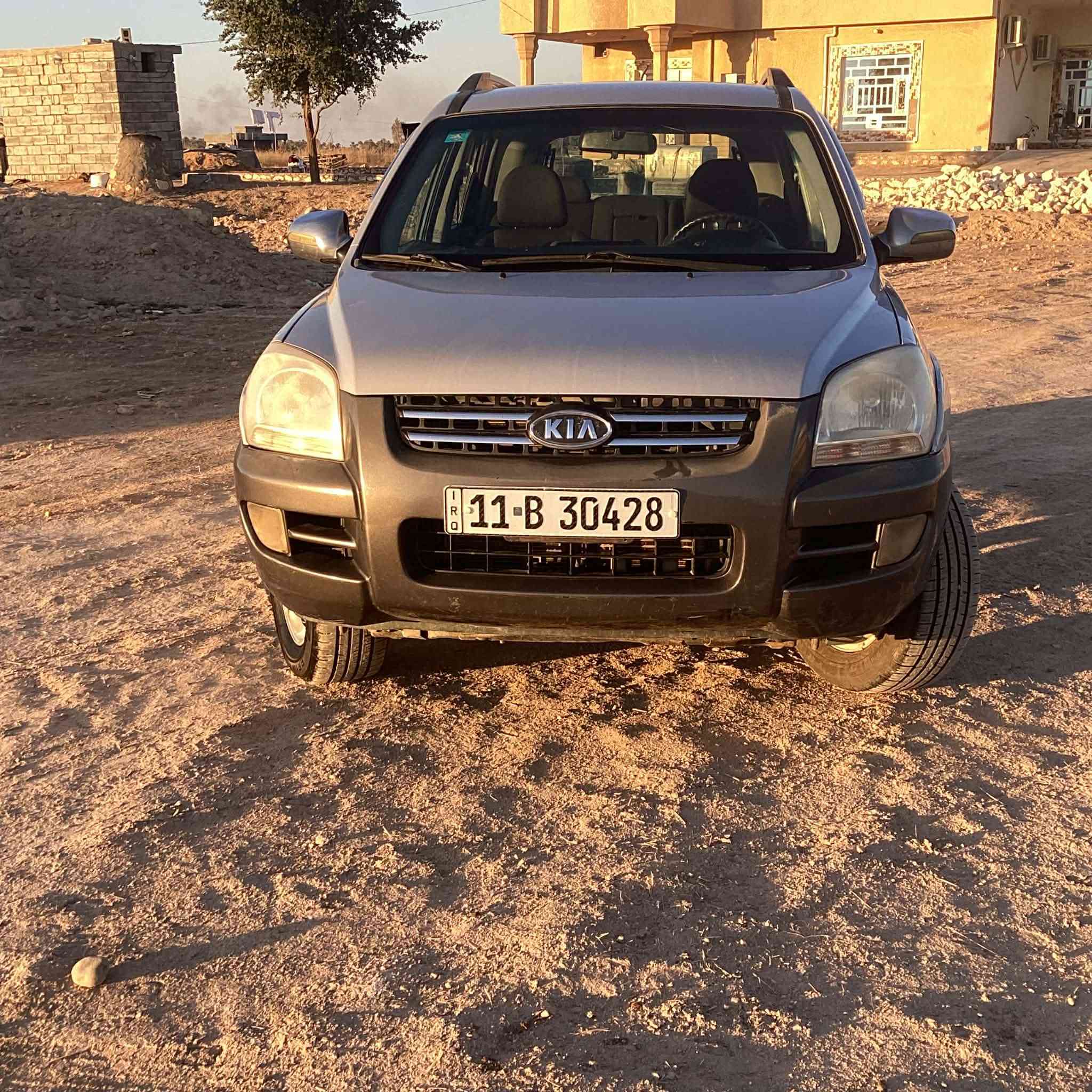 السلام عليكم للبيع توسان موديل 2008 سياره مكفوله كفاله عامه من صبق تبريد تدفئه كير فول محرك 2000 بيه تنقيص رقم بغداد جديد تحويل مباشر *********** السعر المطلوب 115 وبيه مجال
