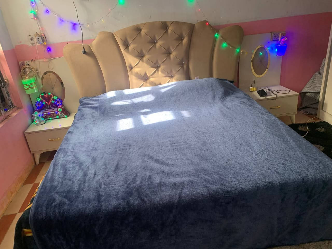 غرفه نوم بعده نضيفه ماناقصها شي للبيع السعر 325 وبيها مجال الشراي يتصل ***********
