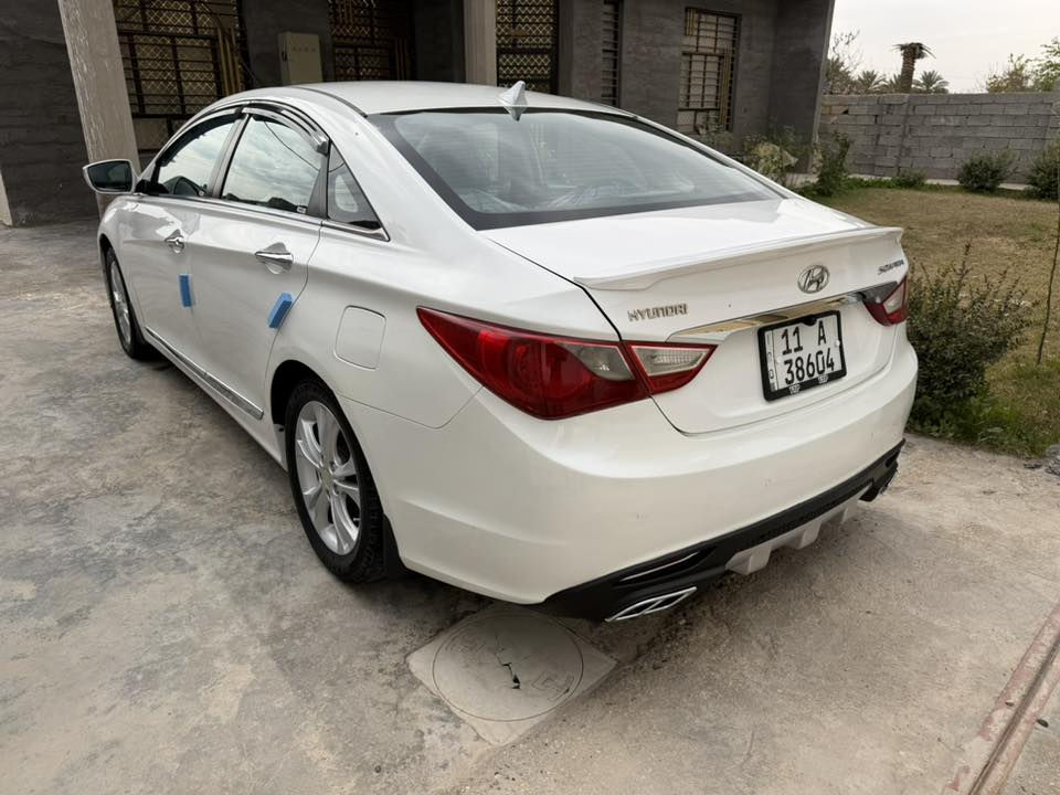 للبيع أو المراوس مع سوناتا ١٥ ١٦ ١٧
سوناتا ٢٠١١ خليجي ٢٤٠٠ بغداد باسمي سنوية لل٣١ بيها صبغ موضح بالسونار . كير ومحرك جديد . تدفئة تبريد .. تخم تاير . باتري جديد 
مواصفاتها 
شاشة وكاميرا 
حساسات خلفية
مري شفط 
سيارة نظيفة جدا مال جناي مكاني بغداد ابو غريب 
السعر ٩٨ وبيعا مجال بسيط
***********
أ
