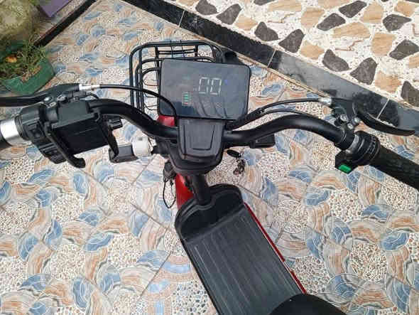 ســـــــــــلام عــلــيــكــم
.................................................

دراجــــــة شـــــحــــن نــظــيــفــــــة جــــداً

.................................................

مــا تـلـكَــــهــا هـيــــچ نــظــــافــــة

بــهـيــج ســــعر

.................................................

شـغّـالـــــة وكـلــشــي بـيــهــــا تــمـــام

.................................................

بــس بـيــهـــــا صــوت خـفـيـف أول ما تــمــشــــي

.................................................

والـصــوت يــروح مـبـاشــــرة

.................................................

الــــحـــجـــم: 14

................................................. 

الـــــــمــكان: كــوت

.................................................

الــســــعــــر: 150 وبــيـهـا مـجـال

.................................................

للتواصل: ***********

.................................................

الـمـو شــراي لا يـراسـل ولا يـخـابـر رجـاءً

.................................................
