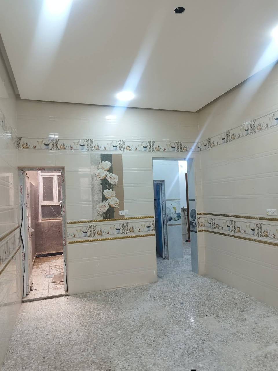 ♕بسم الله الرحمن الرحيم اللهم صلي على محمد وآل محمد ♕

🏠  : المنزل للبيع 

🌐  : الموقع حي الحشد 

🛣  : قريب على شارع الصداقه 

🏗  : البناء سنة  2025

🏢  :  المنزل طابق واحد 

📐  : المساحة  200  متر 

///////   تفاصيل اكثر //////

غرف عدد 2  + صاله عدد 2  + ومطبخ حار وبارد 

+  استقبال +  حمامات داخليه وخارجية  + كراج كبير 

؟ ملاحظه المنزل يباع على المبادرة إلي عنده حجز واصل مرحلة الترويج 

📲  :  الاستفسار اكثر الاتصال على الرقم 

📞  :   ‏‪0788 251 8491‬‏   واتـساب 

✨  لــن تـکون وحـيداً ابـداً مع  الــ مهيمن  للعـقار  ✨
