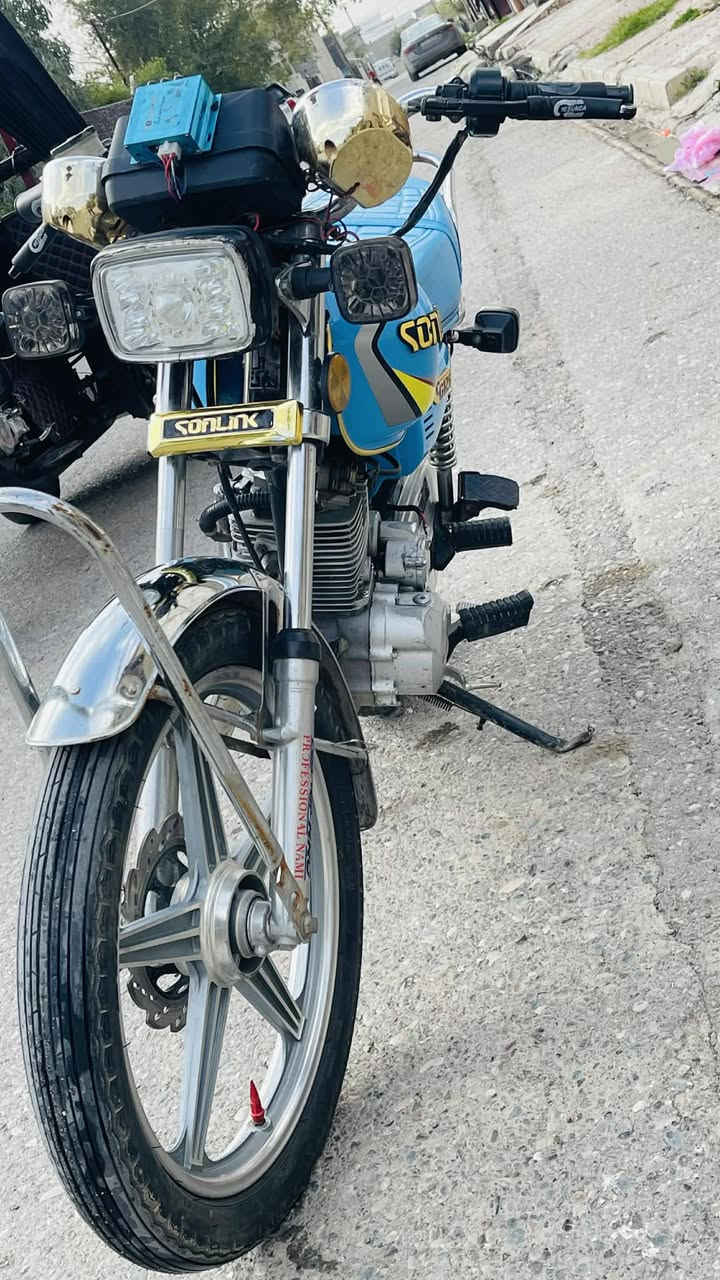 السلام عليكم دراجه سولنك موديل 21 نضافه شوف العين محرك معمر جديد السعر 450 وبي مجال قليل 
للاستفسار ***********
