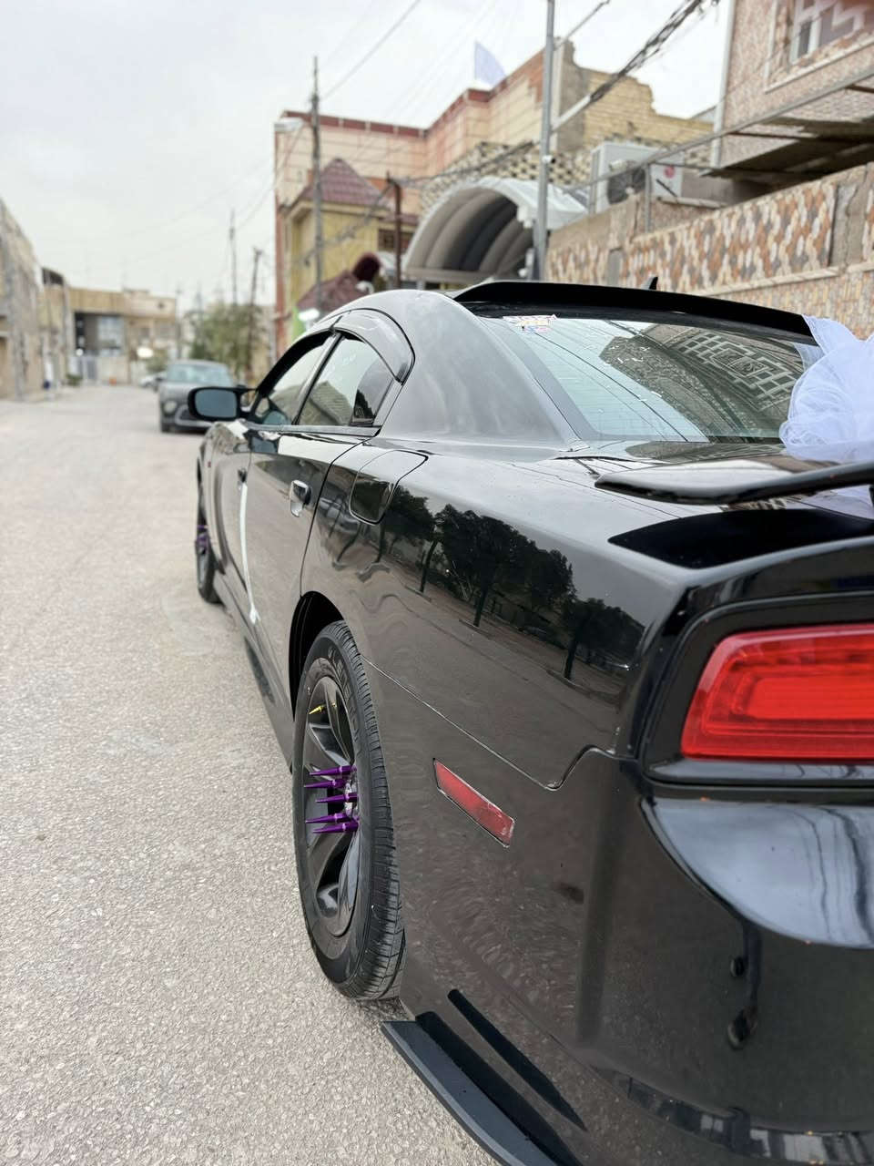 سلام عليكم دوج جارجر ٢٠١٤ اصل لا معلايه ولا شي 
مكفوله من الفتح ماعده بس البنيد محدث حادثه بمريكه 
نص جاملغ الخلفي وشبر من الباب بدون ضربه واني صبغت الجاملغ الامامي والباب وصور قبل صبغ موجوده جانن مشخطات  سياره تكم لغود شواصي كله مكفول حداديه كير مكينه تخم تاير سياره مناقصه برغي ونضيفه تراي الشمال شرط مكاني نجف السعر ١٣٨ وبيه مجال ***********
