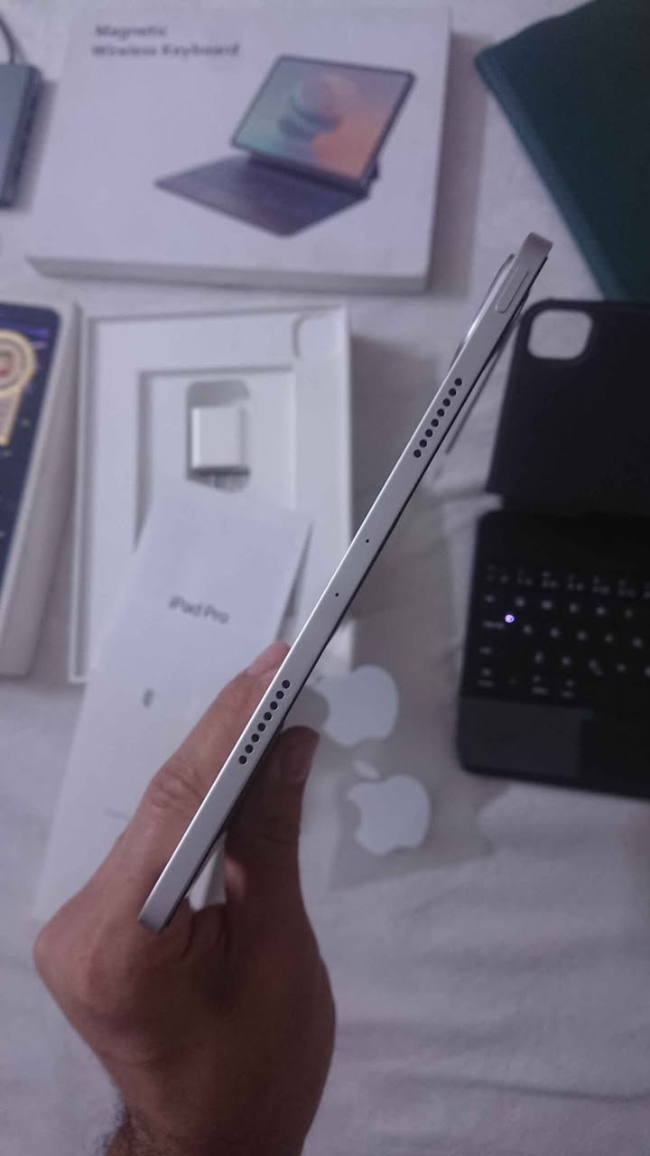 وحش  الاداء والمونتاج والعاب ودراسه ايباد 11 برو M2  ذاكره 128.بطاريه 86. مكفول زلغ مابي لون سلفر مميز كارتون ملحقات كامل ضمان ماستر  الايباد عربي شرق اوسط. فقط بصمه متوقفه.  الايباد مابي اي خلل او عطل ما مفتوح ولا مصلح استخدام دراسه سعره 630.عنوان بغداد بغداد, العراق


**إذا كنت صاحب هذا الإعلان وتريد حذفه لأي سبب، رجاءا أرسل رسالة إلى الدعم الفني**