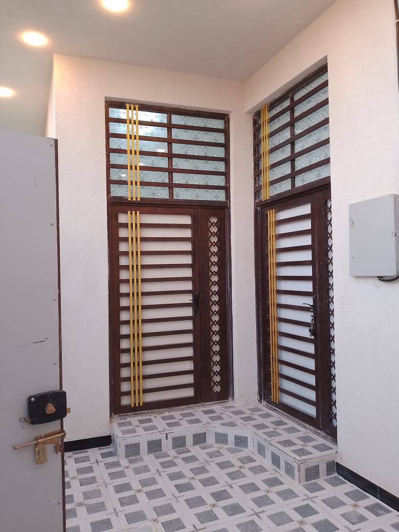 متوفر الان بيت البيع الجزيره شارع زين العابدين طابو زراعي ملك صرف مساحة 100متر بناء جديد ما مسكون البيت بناء شخصي أليس مقاول سعر 55 قرفتين نوم صاله مطبخ صحيات استقبال رقم الهاتف ***********
