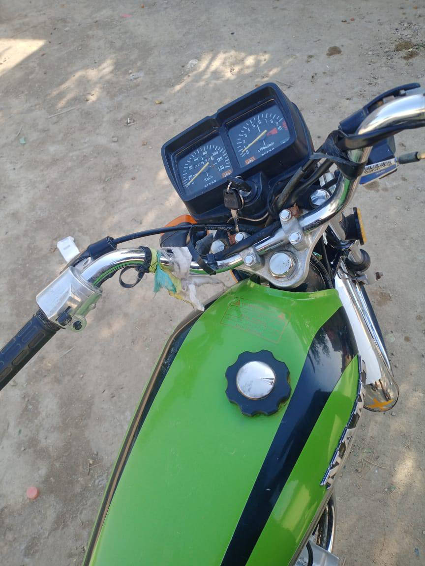 السلام عليكم
دراجة يراني للبيع. مديل 2022دراجة جاهزة من كلشي 
ترايك وين ما تريد دراجة كفالة وراق صولية
السعر 800وبية مجال قليل الشراي يجي خاص ولمو شراي لا يتعبني 👈***********مكان رفاعي
