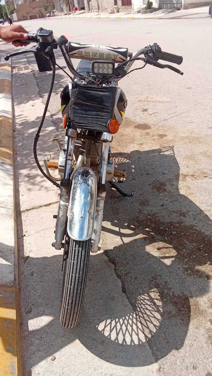 ماتۆڕی ١٥٠ سۆلینک جوان نەرم 
بێ شوخت بێ لێدراو ماڵی دۆستە لە
هەڵەبجەین نرخی ئەم کەرە ڕەشە ٣٠٠هەزارە
***********
***********
