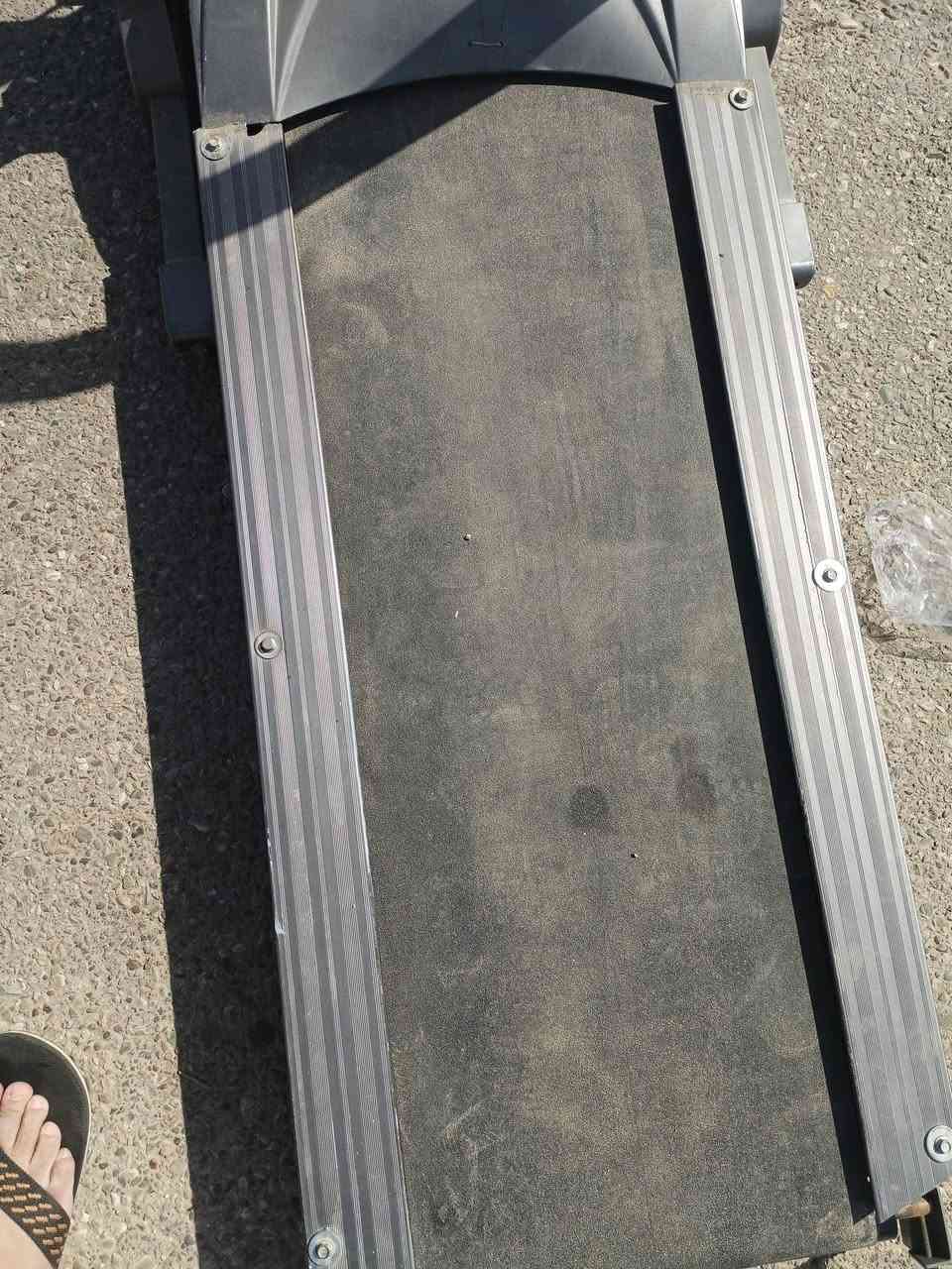 سلام عليكم
مكلف بالنشر 
جهاز جري أو ركض كهربائي بالشرط كله شغال شاشة زر تحكم سرعة مكان حي العروبة السعر 100 وبي مجال اتصل 
***********
